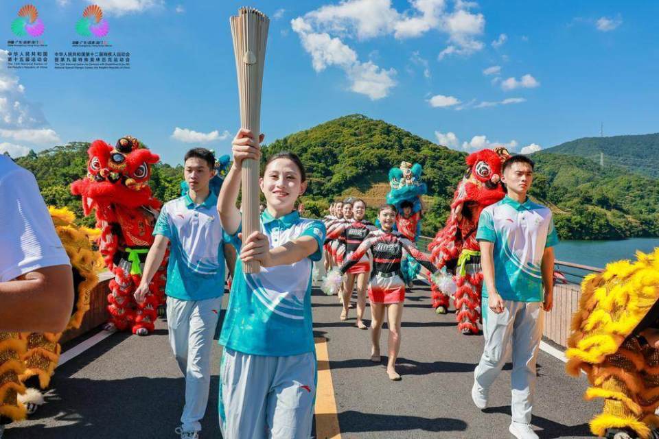 运会和残特, 同心鼎