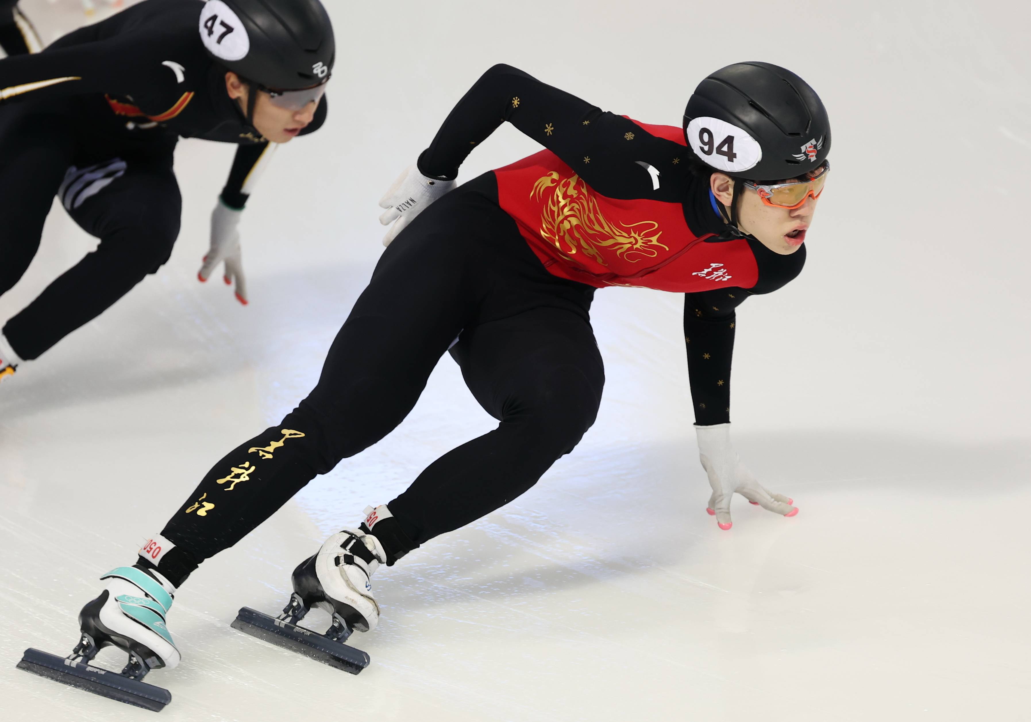 他夺得冠军, 米决赛中