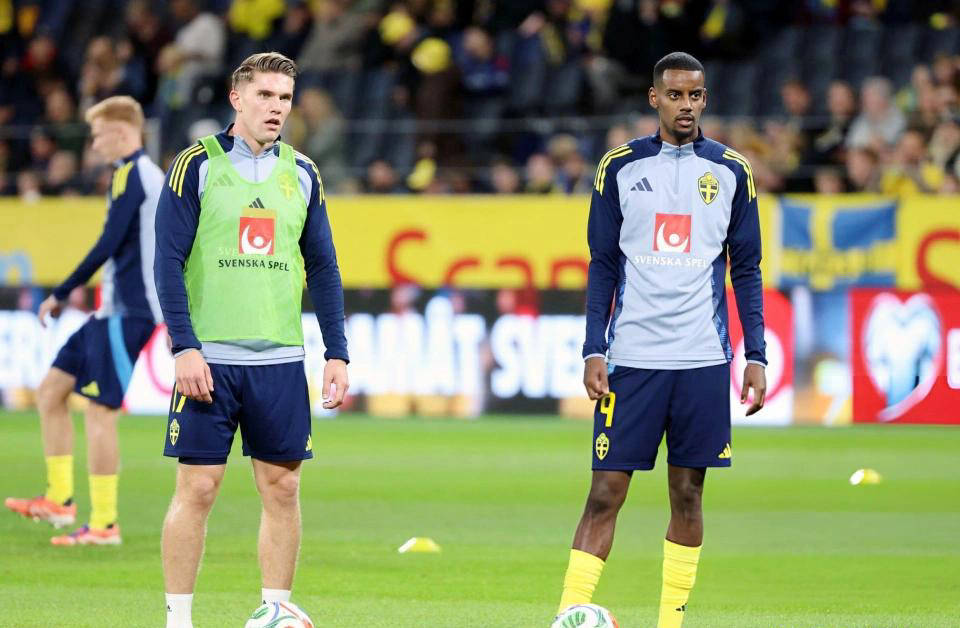 起来超过, 频频发起反